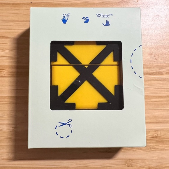 Off-White Arrow AirPod Pro Case - Picture 1 of 7